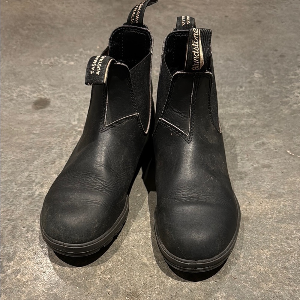 Blundstone Black Ankle Boots with Elastic Panels